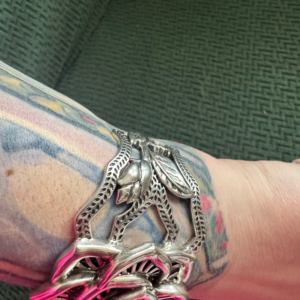 Kendra Scott Ansel Rose Statement Cuff in Vintage Silver - Picture 3 of 6